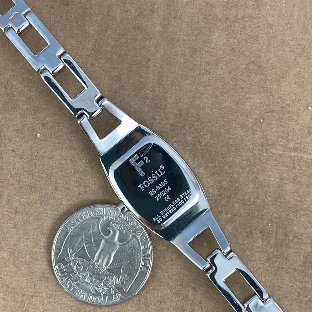 Fossil F2 Vintage Watch Metallic Lime Green Face Silver tone bracelet - Picture 7 of 8
